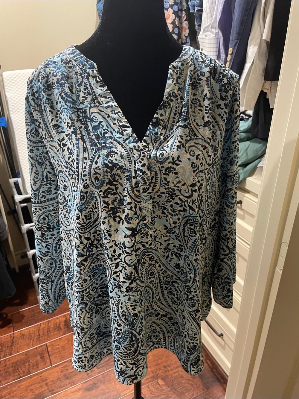 NYDJ Blue Paisley V-Neck Top with pleat back